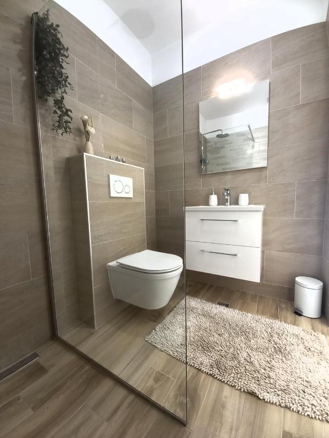 Villa Tia With Heated Pool & Jacuzzi Murvica  外观 照片