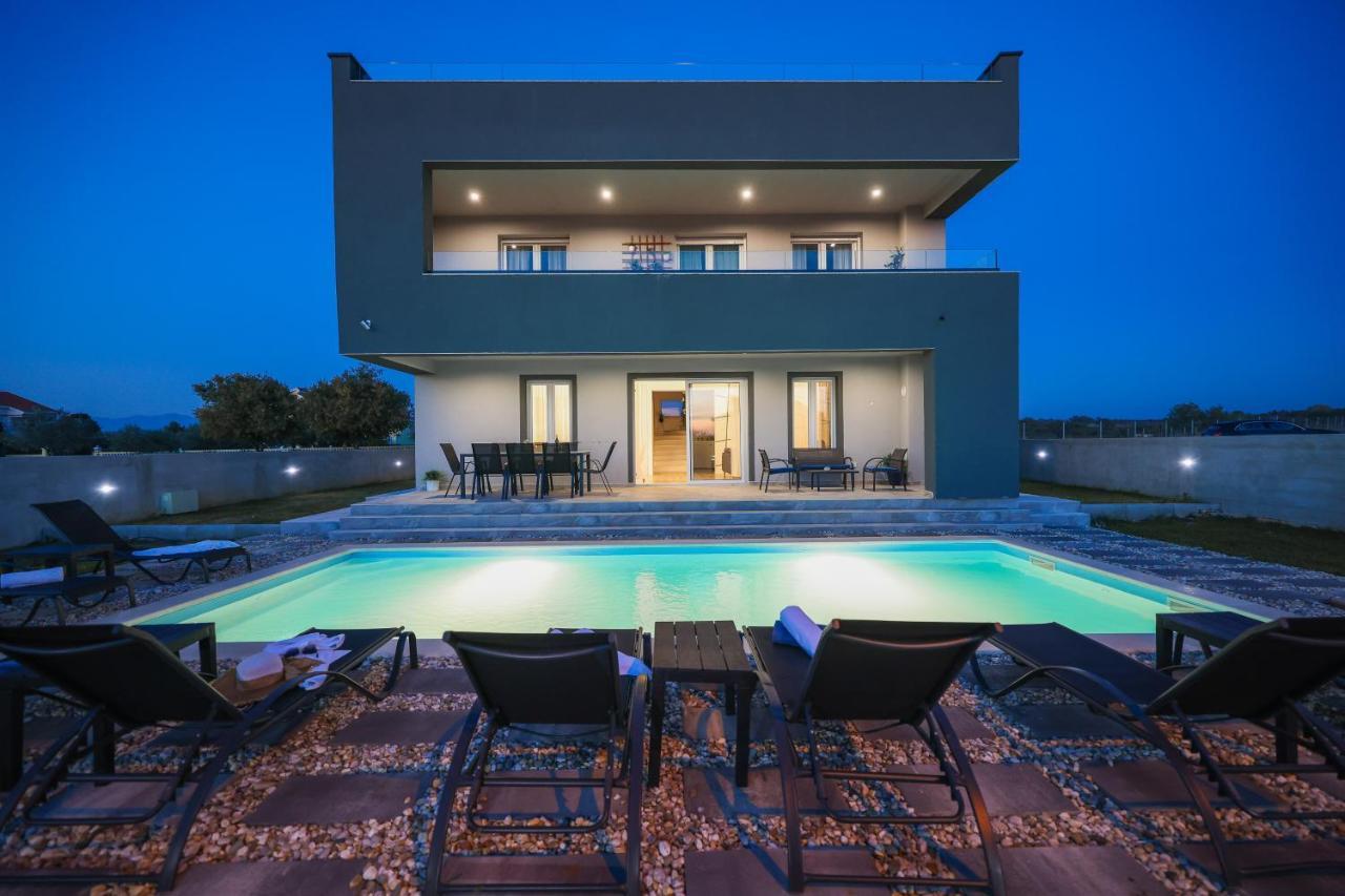 Villa Tia With Heated Pool & Jacuzzi Murvica  外观 照片