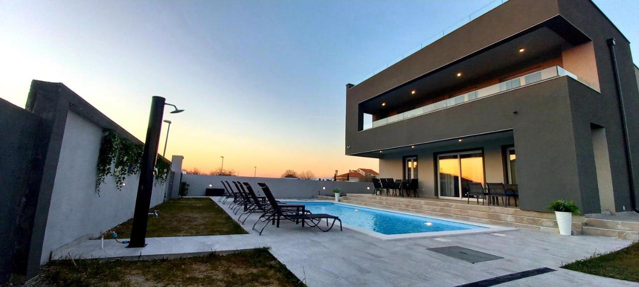 Villa Tia With Heated Pool & Jacuzzi Murvica  外观 照片