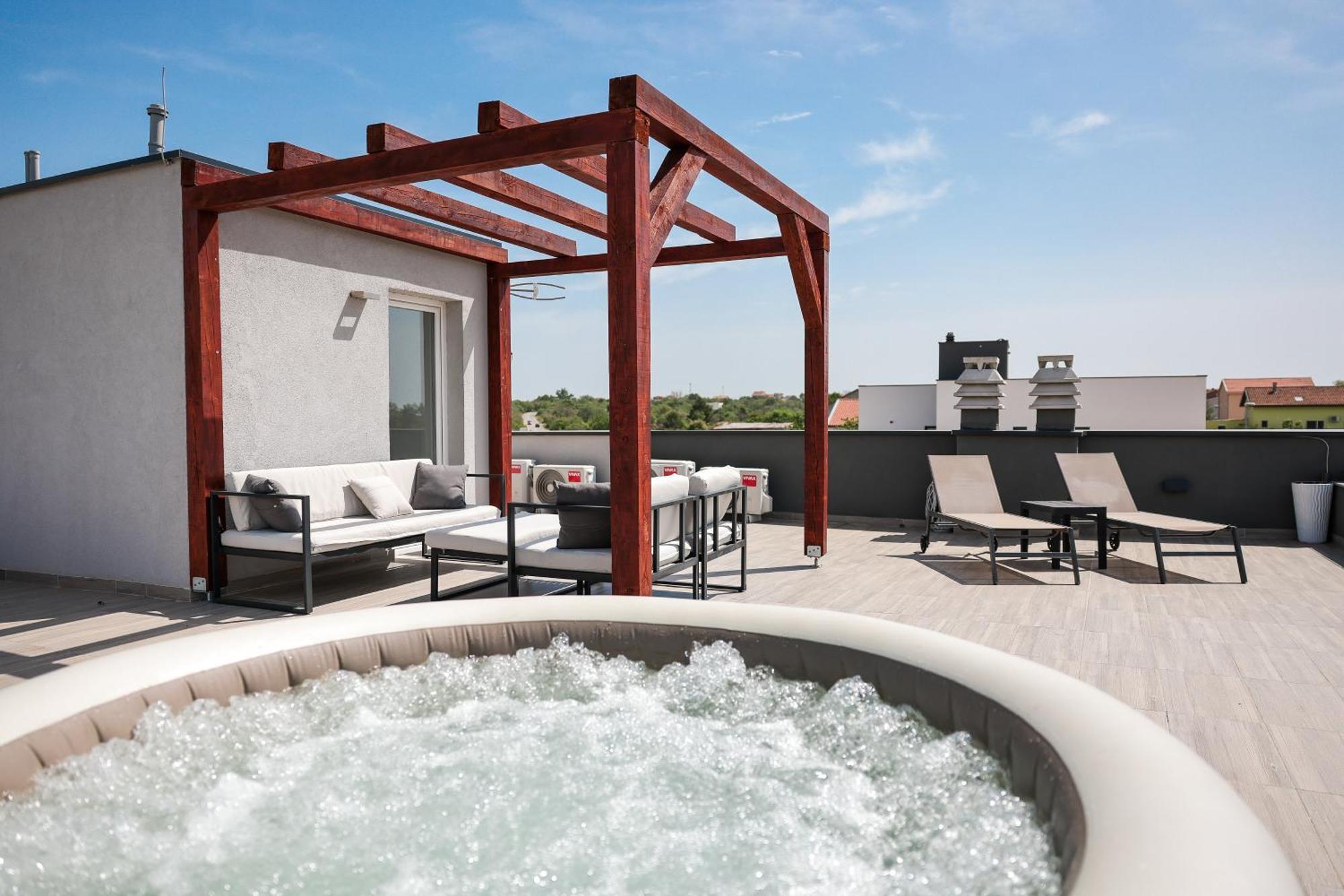 Villa Tia With Heated Pool & Jacuzzi Murvica  外观 照片