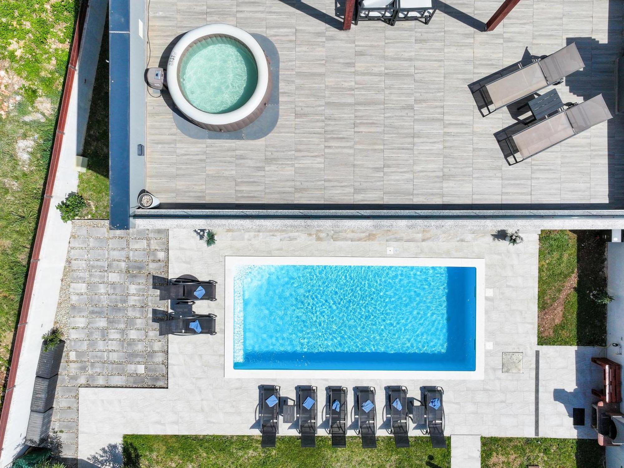 Villa Tia With Heated Pool & Jacuzzi Murvica  外观 照片